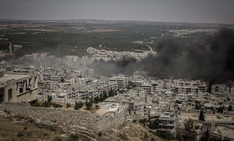 صورة جرحى مدنيون بينهم أطفال بقصف للنظام وروسيا على بلدة البارة في ريف إدلب