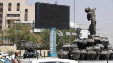 صورة شاشة إعلانات في بغداد تعرض مشاهد إباحية بعد تعرّضها للقرصنة
