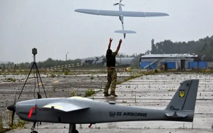 صورة روسيا تحبط هجومًا أوكرانيًا على أسطولها بالبحر الأسود بعد استهداف موسكو بالمسيّرات