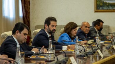 صورة وفد من كردستان العراق في بغداد لبحث قانون النفط والغاز