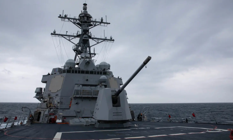 صورة تأهب للقوات الصينية تزامنًا مع عبور سفينتين عسكريتين أمريكية وكندية مضيق تايوان