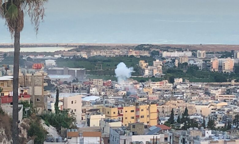 صورة رغم الهدنة..تجدد الاشتباكات بين الفصائل المسلحة في مخيم عين الحلوة