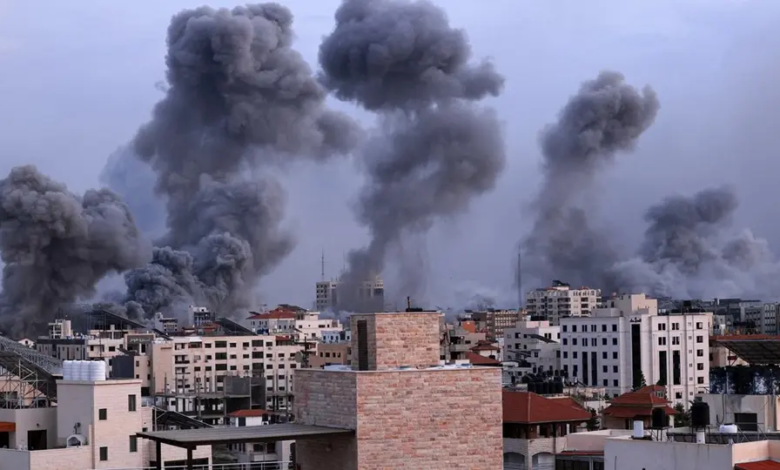 صورة تواصل الاشتباكات في مواقع ومستوطنات للاحتلال في رابع يوم على “طوفان الأقصى”