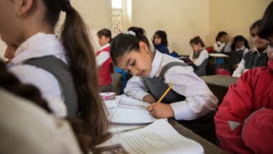 صورة نقص الكتب يثقل كاهل الأسر العراقية ويعرقل سير العملية التعليمية