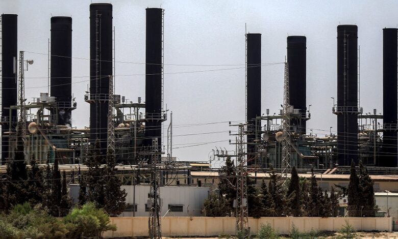 صورة قطاع غزة يواجه كارثة إنسانية محققة مع توقف محطة توليد الكهرباء بالكامل