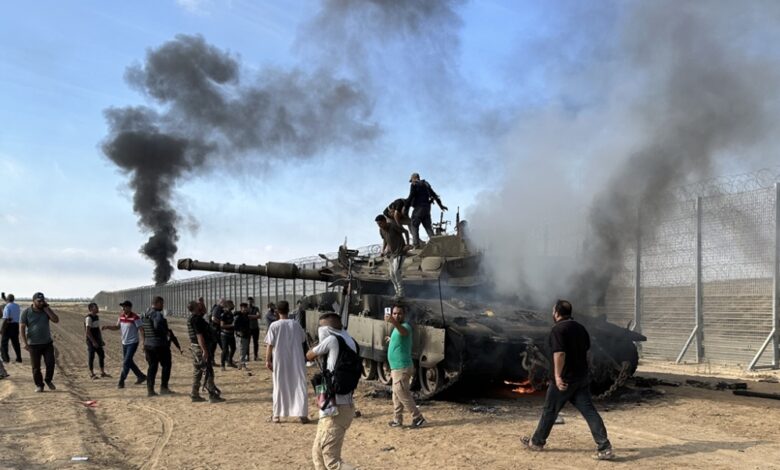 صورة فايننشال تايمز: هجوم المقاومة الفلسطينية لحظة مرعبة بالنسبة لــ”إسرائيل”