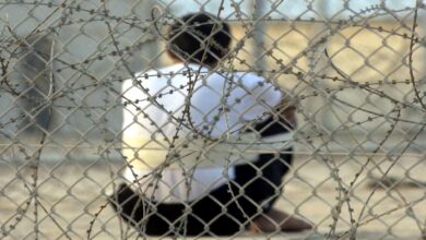 صورة ملف المعتقلين في العراق.. إهمال وابتزاز وعذابات!!