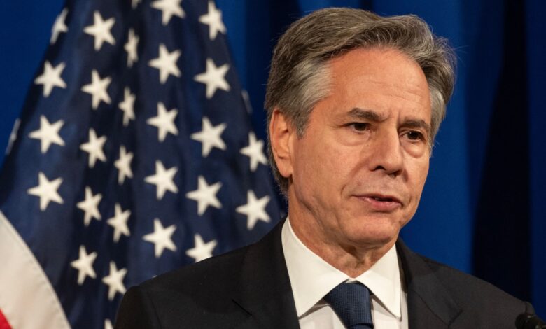 صورة بلينكن يعترف بالخلافات داخل الخارجية الأمريكية بسبب دعمها لــ “إسرائيل”
