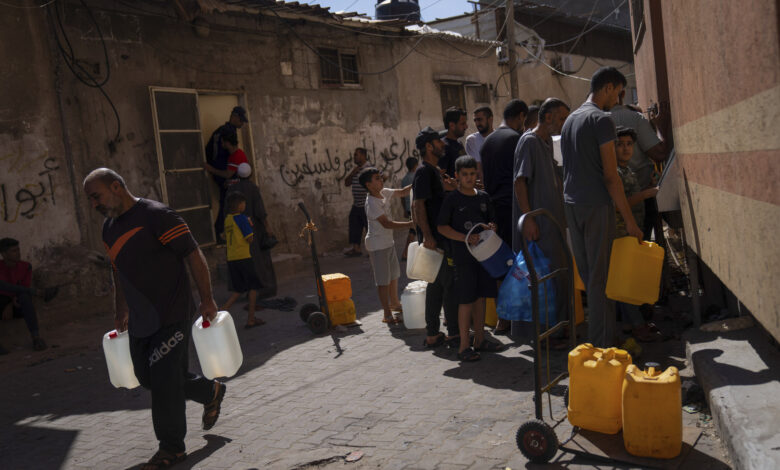 صورة الصحة العالمية تعرب عن قلقها من انتشار الأمراض بسبب تكدس السكان في الملاجئ