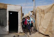 صورة تجهيل المجتمع العراقي عبر تدمير النظام التعليمي وتوجيهه لخدمة أجندات سياسية وطائفية