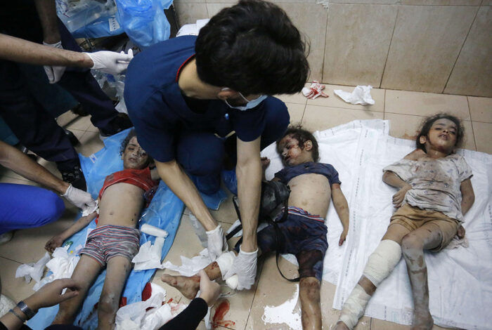 صورة القصف الوحشي على غزة يخرج المستشفيات والمراكز الصحية عن الخدمة