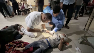 صورة مستشفى الشفاء يدفن عشرات الشهداء بينهم أطفال خدج