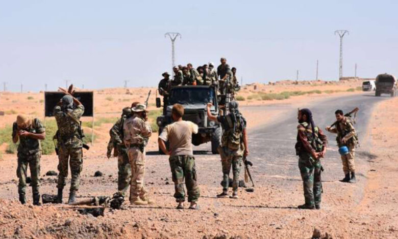 صورة غارات جوية تستهدف مواقع ميليشيا فاطميون في البوكمال قرب الحدود العراقية