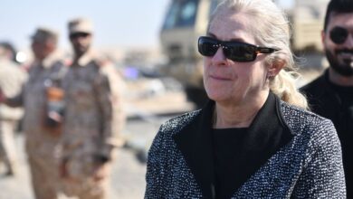 صورة السفيرة الأمريكية في العراق: واشنطن مستعدة للدفاع عن نفسها ضد الهجمات على قواعدها