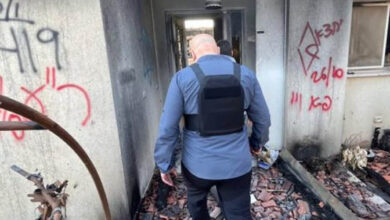 صورة المدعي العام للمحكمة الجنائية يخون الأمانة بانحيازه لرواية الاحتلال المضللة