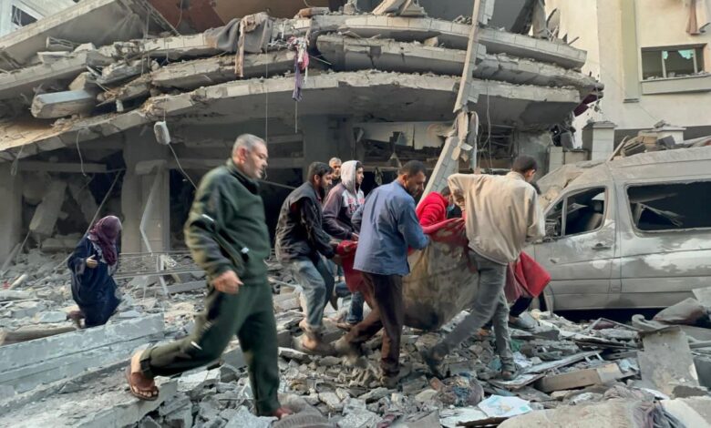 صورة الاحتلال يواصل غاراته وقصفه على غزة في اليوم الـ69 من العدوان على القطاع