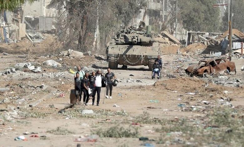 صورة أساليب تعذيب وحشية تمارسها قوات الاحتلال مع الفلسطينيين المعتقلين في غزة