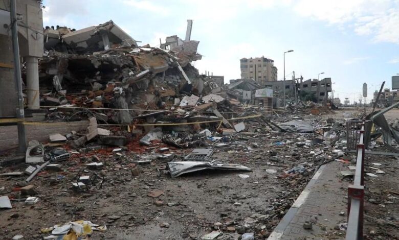 صورة الاحتلال يواصل ارتكاب المجازر وسط وجنوب القطاع وسقوط العشرات من القتلى والمصابين