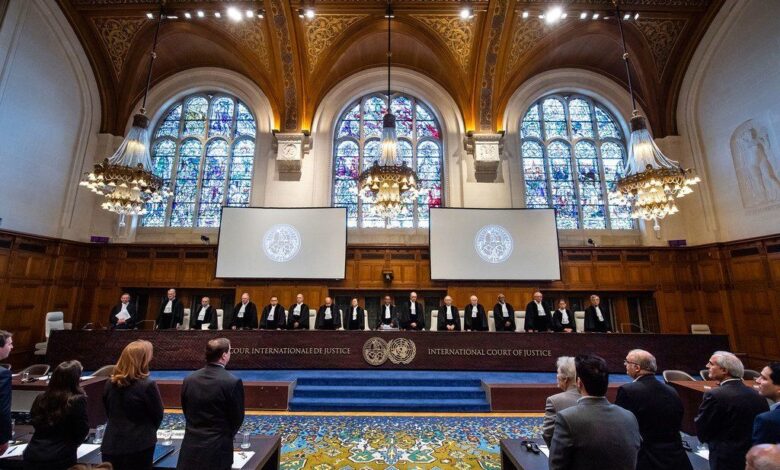 صورة صحيفة لوموند الفرنسية: شكوى الإبادة الجماعية التي تقدمت بها جنوب أفريقيا فرصة لتسليط الضوء على محنة الفلسطينيين