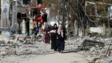 صورة الموت في بيوتنا بغزة أشرف من أن نهجر إلى سيناء