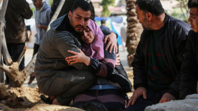 صورة صمت دولي لا أخلاقي على قصف المجمع الطبي في خان يونس