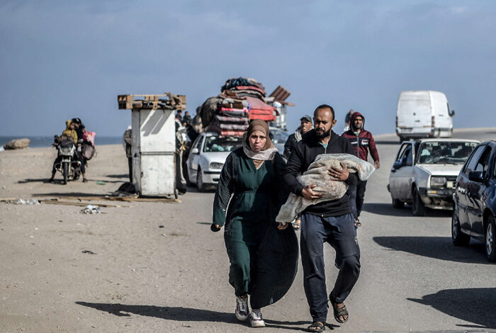 صورة قوات الاحتلال ترتكب مجزرة بحق الأطفال والنساء في خان يونس