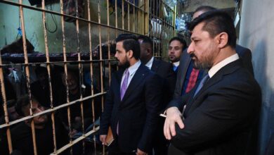 صورة انتهاكات مستمرة في السجون لا توقفها استعراضات وزير العدل!!