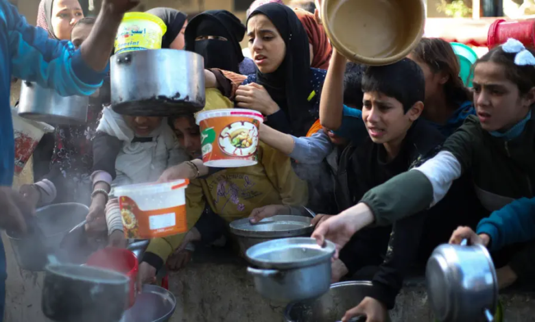 صورة برنامج الأغذية العالمي يطالب بـ”ضمانات أمنية” لإدخال إمدادات غذائية إلى غزة لإنهاء المجاعة
