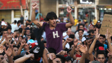 صورة استمرار التظاهرات في بابل احتجاجًا على اختيار مرشح “العصائب” لمنصب المحافظ