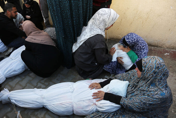 صورة وحشية العدوان تخطف روح رضيع في عيد ميلاده الأول بغزة