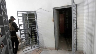 صورة سجين في سجن الحلة لقناة الرافدين.. نتعرض لانتهاكات جسيمة أمام مرأى ومسمع لجان حقوق الإنسان