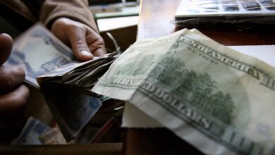 صورة اللجنة المالية النيابية: العقوبات ستدفع العراق إلى التحول لعملات غير الدولار