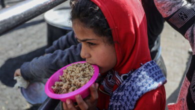 صورة التجويع سلاح وحشي في حرب غزة