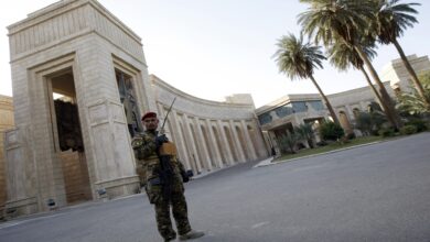 صورة تضخم أموال لوردات الفساد يزيل غطاء المستنقع الآسن في العراق