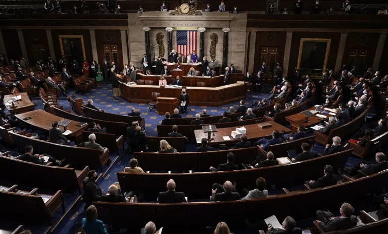 صورة مجلس الشيوخ الأمريكي يقر حزمة مساعدات بالأسلحة ومليارات الدولارات لحلفاء واشنطن