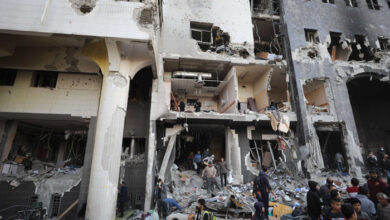 صورة وحشية العدوان تحول مجمع الشفاء الطبي في غزة الى صرح مدمّر