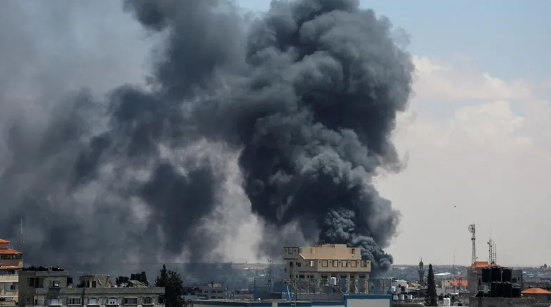 صورة قوات الاحتلال تواصل عدوانها على قطاع غزة مخلفة عشرات الضحايا