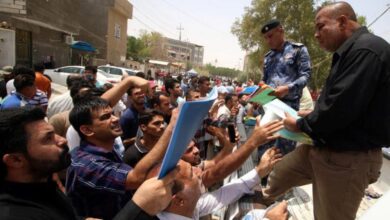 صورة الدوائر الحكومية تقود العراقيين إلى مراجعات مثقلة بالفساد والرشى