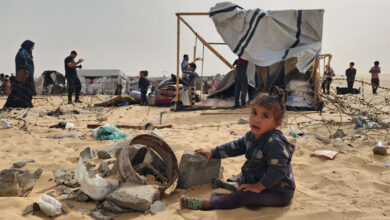 صورة مستشفيات رفح تخرج عن الخدمة تحت وطأة القصف الهمجي المتعمد