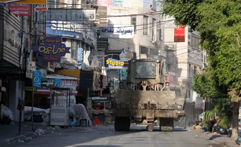 صورة قوات الاحتلال تقتحم مدينة دورا ومدينة جنين ومخيمها وتدمر البنية التحتية