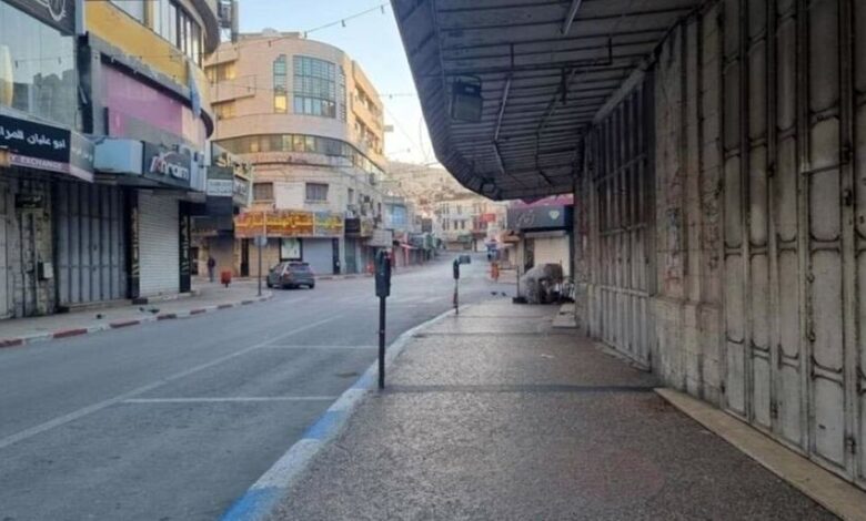 صورة إضراب في مدن بالضفة الغربية تنديدًا بالمجازر “الإسرائيلية” في قطاع غزة