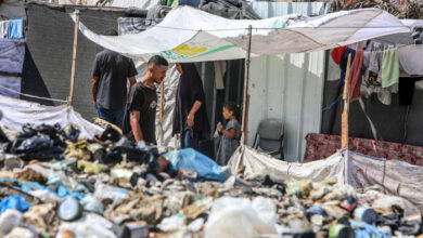 صورة تفشي الأمراض والأوبئة كابوس يقض مضاجع النازحين في غزة