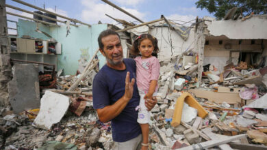 صورة نازحون بلا مأوى تحت وطأة القصف والمجاعة في غزة