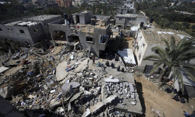 صورة 5 قتلى و100 جريح بقصف استهدف مخيمات النازحين في خان يونس