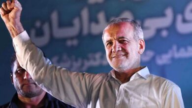 صورة رويترز: الإيرانيون يشككون في قدرة الرئيس الجديد على الوفاء بوعوده الانتخابية