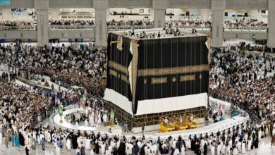 صورة استبدال كسوة الكعبة المشرفة في أول أيام العام الهجري الجديد 1446