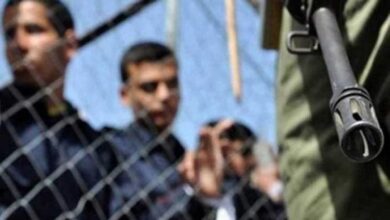 صورة منظمة حقوقية: السجانون الصـ.ـهـ.ـاينة ينفذون عمليات إذلال بحق الأسرى الفلسطينيين