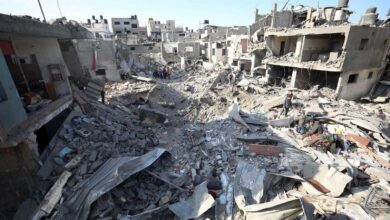 صورة في اليوم الـ315 للعدوان.. الاحتلال يواصل قصف مناطق عديدة في قطاع غزة