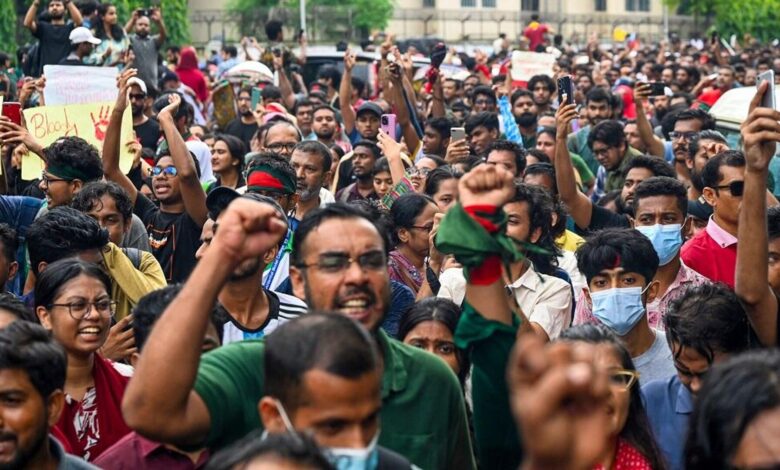 صورة قائد جيش بنغلاديش: نؤكد استقالة الشيخة حسينة ونطالب بالكف عن العنف والثقة في الجيش