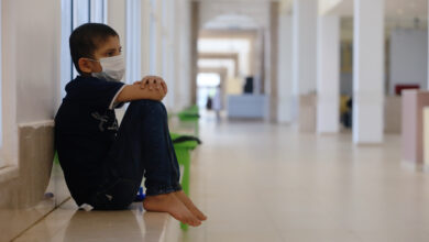 صورة السرطان والإهمال الحكومي يفتكان بالعراقيين مع الارتفاع الباهظ لتكاليف العلاج